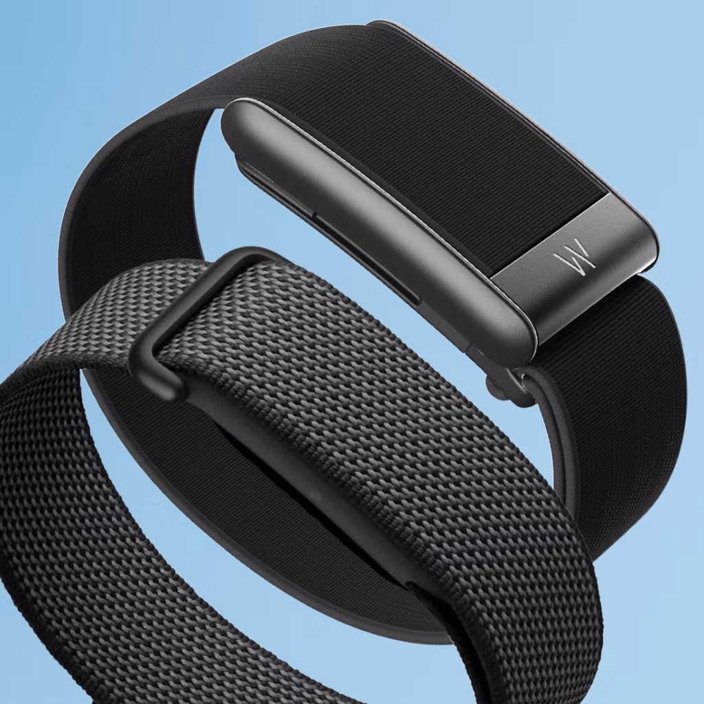 FitBit Air vs. Whoop 5.0. Ảnh: Internet