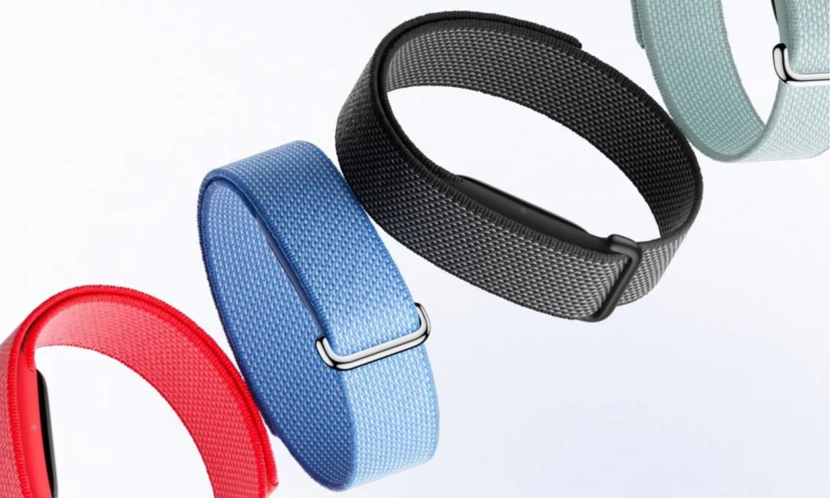 Fitbit Air. Ảnh: Fado