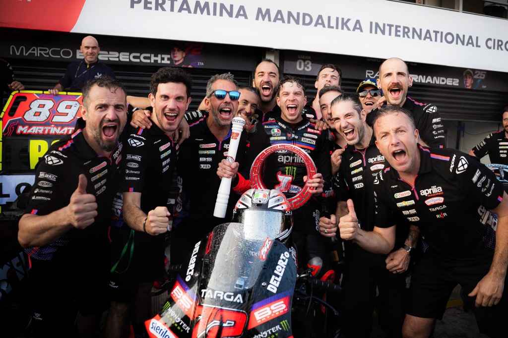 Aprilia Racing chiếm trọn Top 4 tại Indonesian GP, Jorge Martín lấy lại ngôi đầu (ảnh 4)