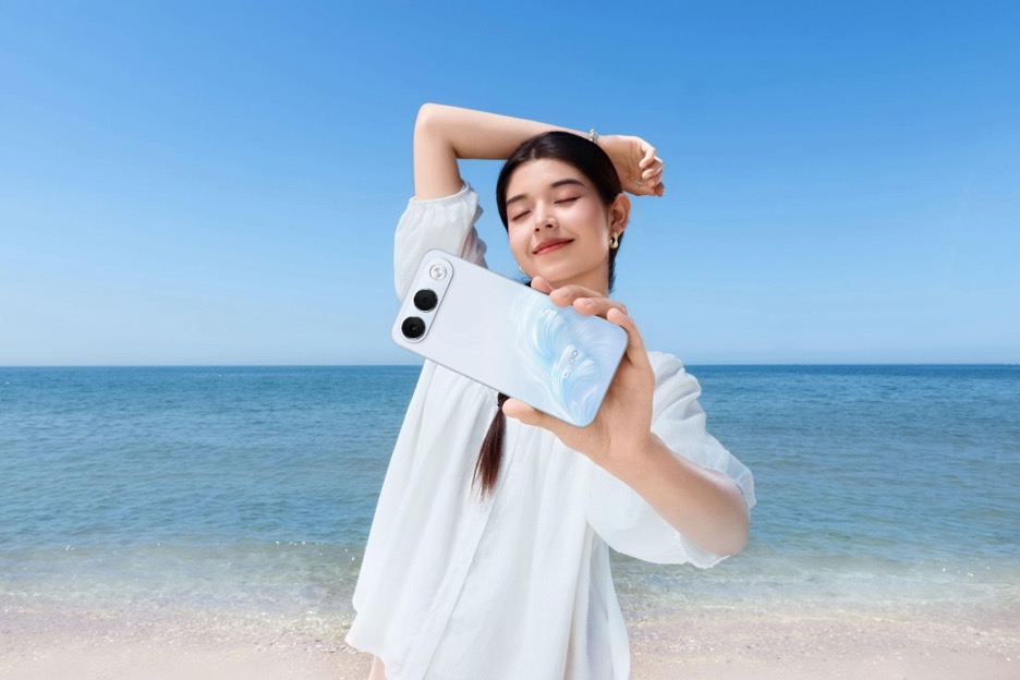 OPPO A7 Pro 5G kết hợp pin 8.000mAh, chuẩn kháng nước – bụi cao và camera selfie góc siêu rộng 50MP với zoom AI.