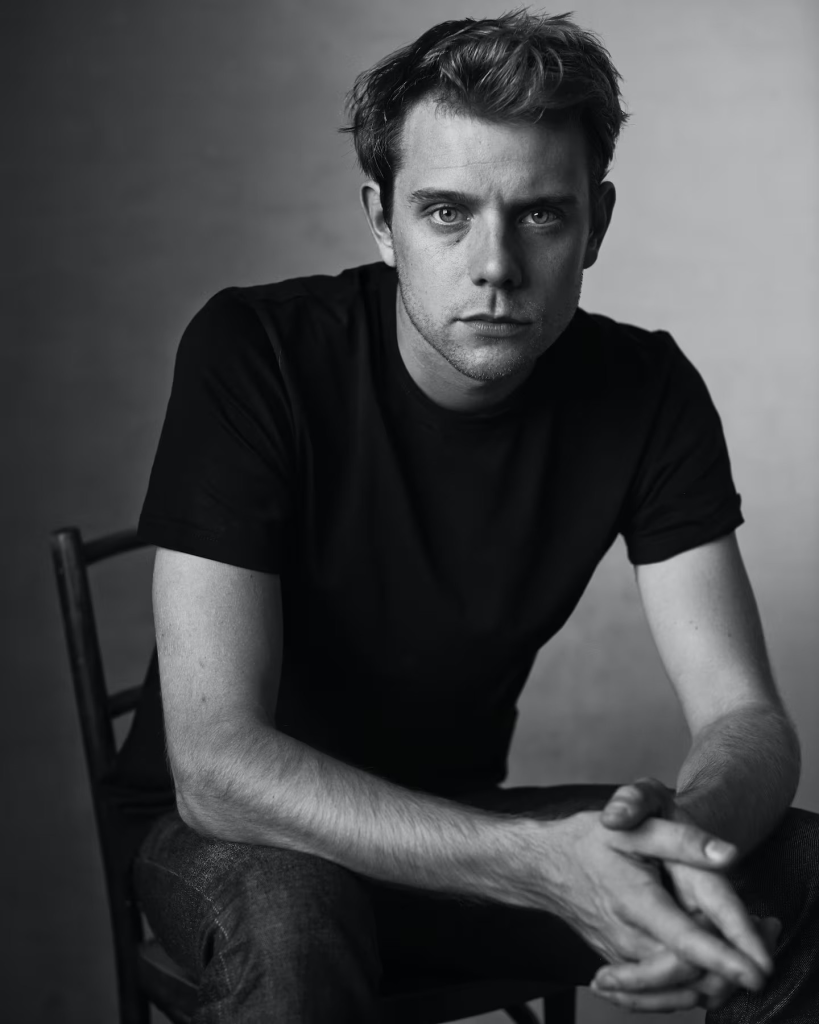 UNIQLO and JW ANDERSON Thu/Đông 2026: Cổ điển Anh gặp LifeWear, ra mắt từ 16/10 (ảnh 2)